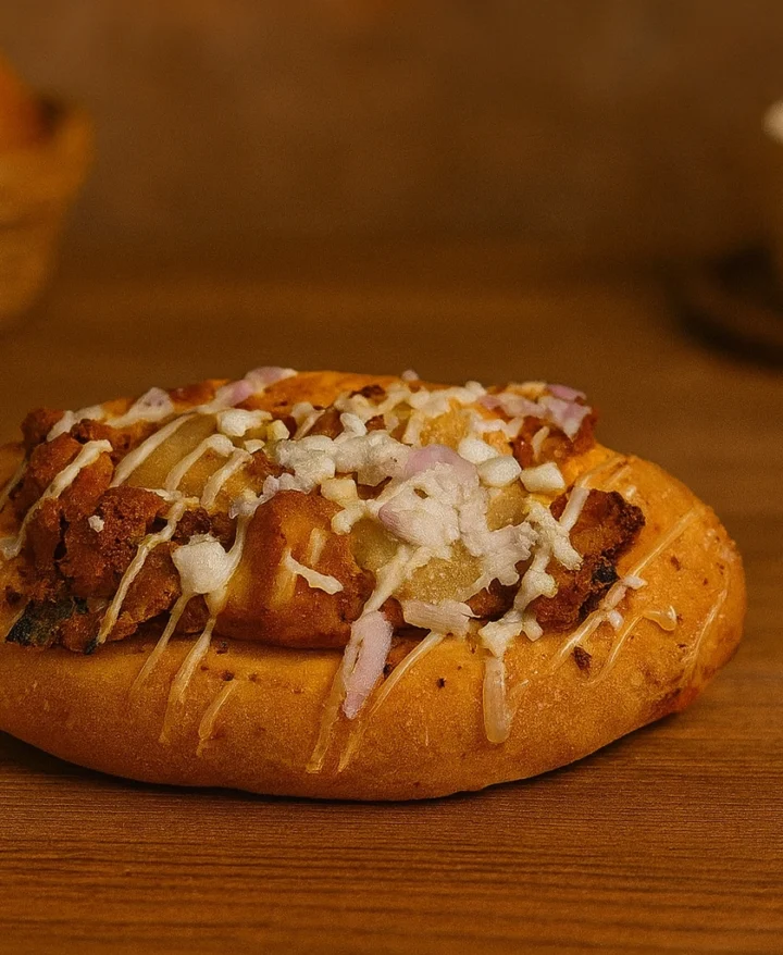 CHILLY CHICKEN SOFT ROLL BREAD TYPE